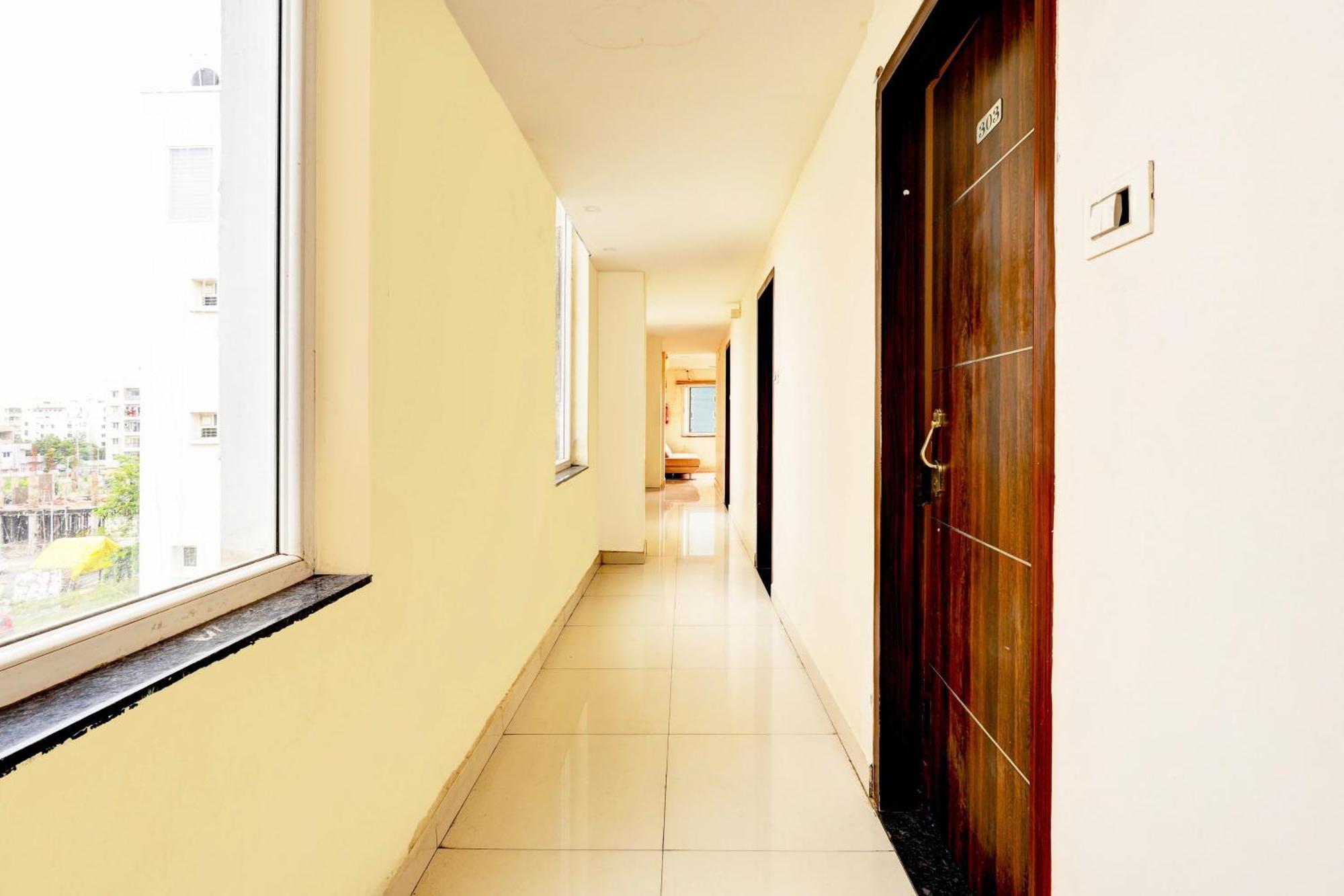 Super Hotel O Mahanadu Formerly Akshaya Bheemas Vijayawāda Exterior foto
